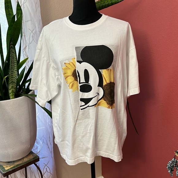 H&M Disney Collaboration Mickey Mouse Sunflower Tee Shrit Size S - Picture 1 of 6